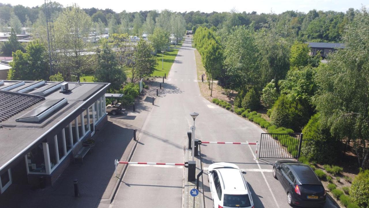 Vakantiepark Camping De Peelpoort Hotel Heusden  Exterior photo