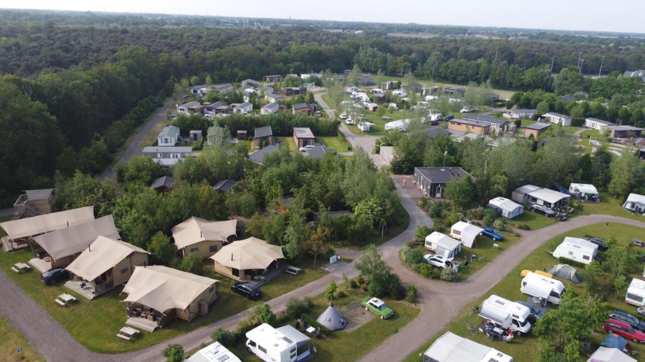 Vakantiepark Camping De Peelpoort Hotel Heusden  Exterior photo