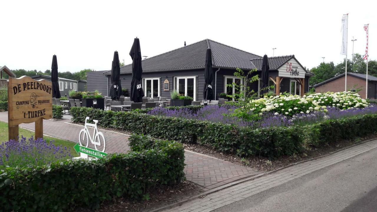 Vakantiepark Camping De Peelpoort Hotel Heusden  Exterior photo